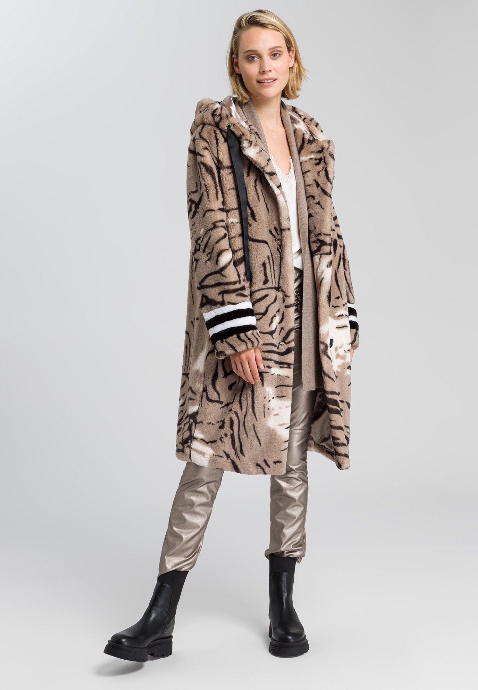 marc aurel coat