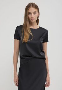 Calliope Camicetta - noir