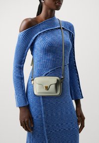 Coccinelle BEAT SOFT - Borsa a tracolla - light green