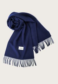 Écharpe bleu marine en tissu doux, avec des bords à franges et une étiquette blanche portant "STYLE REPUBLIC". Texture lisse et design élégant.