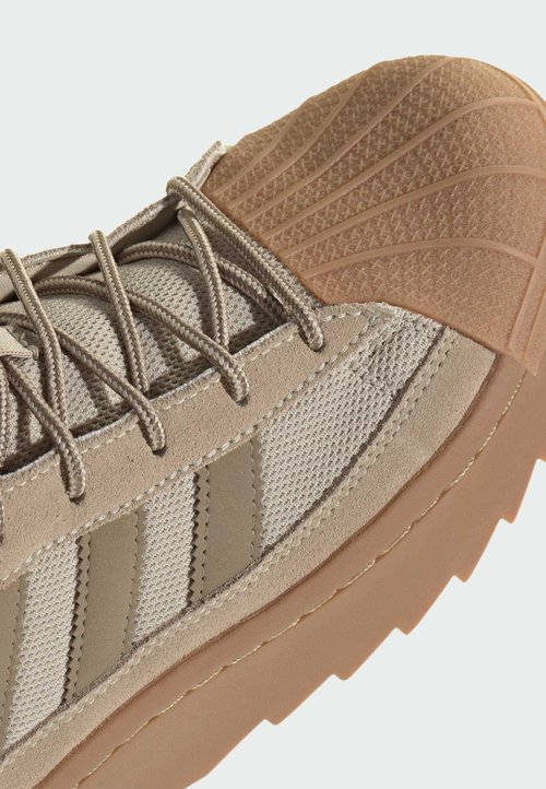 adidas Zapatilla Superstar Winter Trek — photo 6