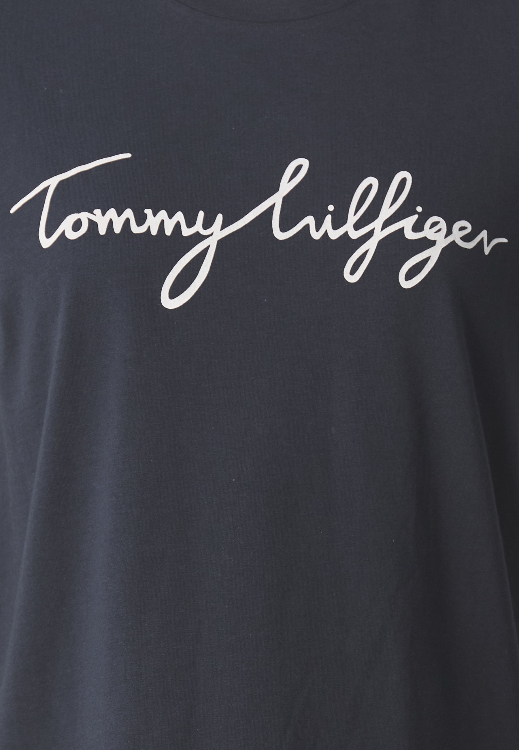 トミー ヒルフィガー   HERITAGE CREW NECK GRAPHIC TEE （ネイビー） Tommy Hilfiger HERITAGE CREW NECK GRAPHIC TEE - Print T