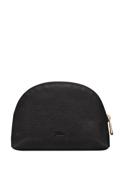 Schwarze Ledertasche mit strukturierter Oberfläche, abgerundetem oberen Teil und goldenen Reißverschlussbeschlägen. Verfügt über ein dezentes, auf der Vorderseite geprägtes Logo.