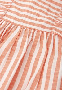 Tutto Piccolo Vestido informal - coral