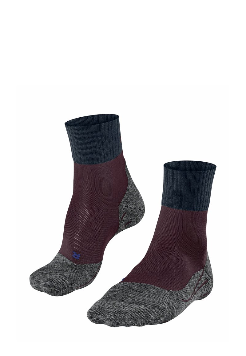 Un paio di calze alla caviglia con un risvolto rigato blu scuro, una parte superiore bordeaux e una parte inferiore grigia a fantasia, realizzate con materiali misti.