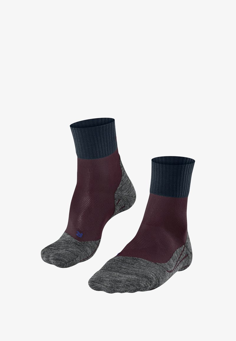 Un paio di calze alla caviglia con un risvolto rigato blu scuro, una parte superiore bordeaux e una parte inferiore grigia a fantasia, realizzate con materiali misti.