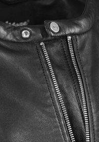 Maze Nahkatakki - black