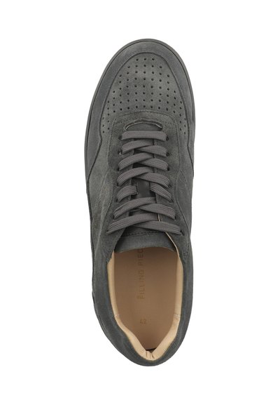 Gray suede sneaker with perforated design, gray laces, and beige interior. Features rounded toe and rubber sole. Size 42.