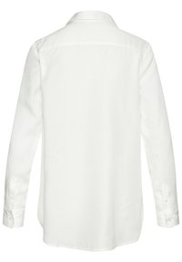 Weißes Langarmhemd mit klassischem Kragen, geradem Schnitt, geknöpften Manschetten und glattem Baumwollstoff. Keine sichtbaren Muster oder Akzente.