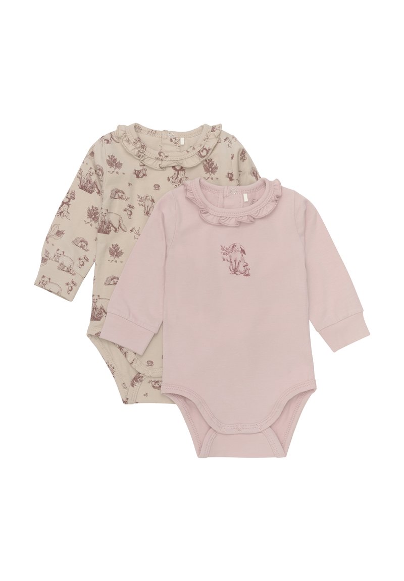 Två baby bodysuits: en beige med tryck av skogs djur, den andra enfärgad rosa med en liten kanin grafik, båda med volangkragar.