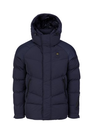 Granatowa kurtka puchowa z wysokim kołnierzem, zapinanymi na zamek kieszeniami bocznymi i poziomymi przeszyciami. Lekki materiał o gładkiej fakturze.