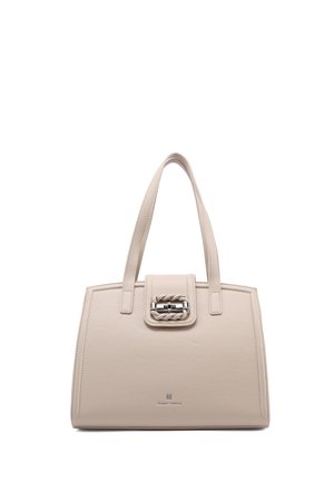 Borsa a mano in pelle beige con due manici, chiusura con fibbia metallica argentata intrecciata sulla patta e piccolo logo in rilievo sulla parte anteriore.