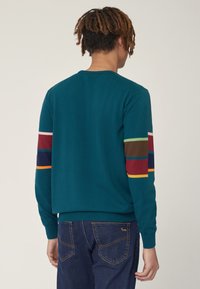 Harmont & Blaine GIROCOLLO CON FASCE A CONTRASTO SULLE - Maglione - blue denim