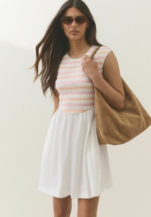 Next, REGULAR FIT - CAP SLEEVE SHIRRED BODY JERSEY MINI DRESS . - Jerseykjole - white multi stitch
