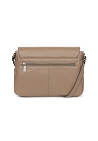 Borsa a tracolla in pelle marrone chiaro con pattina, tasca con zip orizzontale sul davanti, dettagli cuciti e tracolla regolabile. Texture liscia.