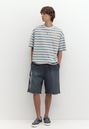 PULL&BEAR, STRIPED STWD WITH POCKET - T-SHIRT - T-shirt imprimé - blue