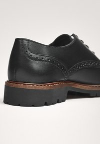 Massimo Dutti Sportieve veterschoenen - black