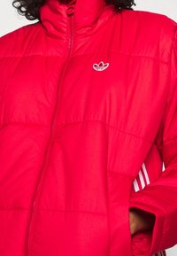 adidas Originals Allvädersjacka - red