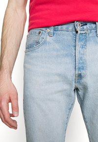 Levi's® 501® 93 CROP - Calças de ganga de perna direita - thunder moon rocks