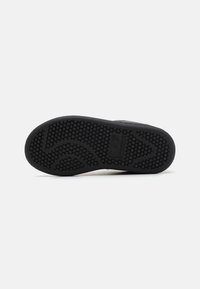 EA7 Emporio Armani UNISEX - Tenisice - black