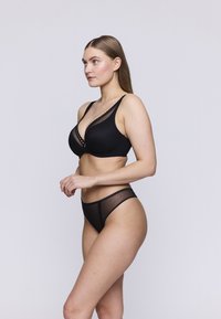 PrimaDonna String - black