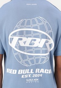 Red Bull Racing x Pepe Jeans GLOBE GRAPHIC TEE - Apdrukāts T-krekls - soho blue