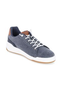 Baskets en tissu bleu marine pour homme avec lacets blancs, languette de talon en cuir marron et semelle blanche avec semelle extérieure couleur gomme.