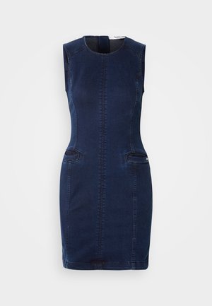 Sleeveless denim dress in dark blue with a fitted silhouette. Features side pockets and contrasting stitching along the seams.