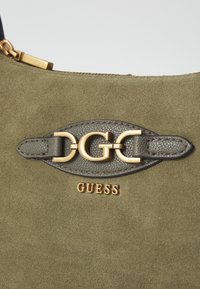 Guess MALVA HOBO - Mala de mão - grün