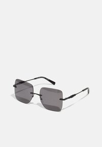 Ochelari de soare negri, cu lentile gri, ramă metalică subțire, detalii texturate pe brațe și un design elegant. Estetică minimalistă și modernă.
