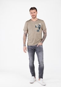 Key Largo MT WHEELS ROUND - Camiseta estampada - sand