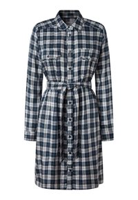 Vestito a camicia scozzese in blu navy, bianco e verde. Maniche lunghe, abbottonatura frontale, due tasche sul petto, con cintura da annodare in vita.