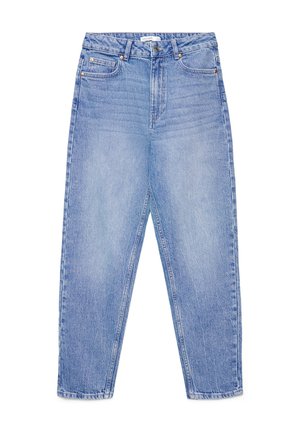 Jean en denim bleu clair taille haute, coupe droite, avec bouton à l'avant, fermeture éclair, et design à cinq poches sur fond blanc.