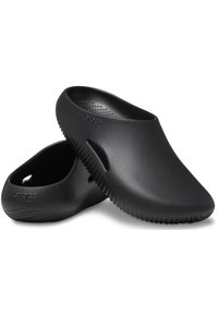 Schwarze, geformte Clogs aus synthetischem Material mit glatter Oberfläche, runder Zehenpartie, seitlichen Belüftungsöffnungen und einer strukturierten Sohle für besseren Halt.