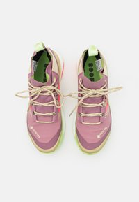 adidas Performance FREE HIKER - Sapatos de caminhada - magic mauve/acid red/pulse lime