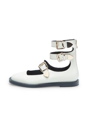 MARY JANE LABEL - Ankle cuff ballet pumps - bianco