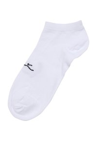 Hvide ankelstrømper lavet af blød bomuld. Har et sort broderet logo på siden. Glat tekstur med rund tå og ribbet kant.