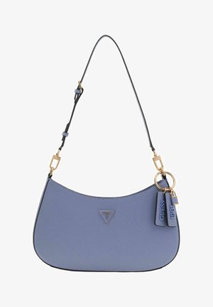 Sac à main structuré bleu de forme incurvée, matériau texturé, quincaillerie dorée et emblème triangle logo. Comprend un porte-clés détachable.