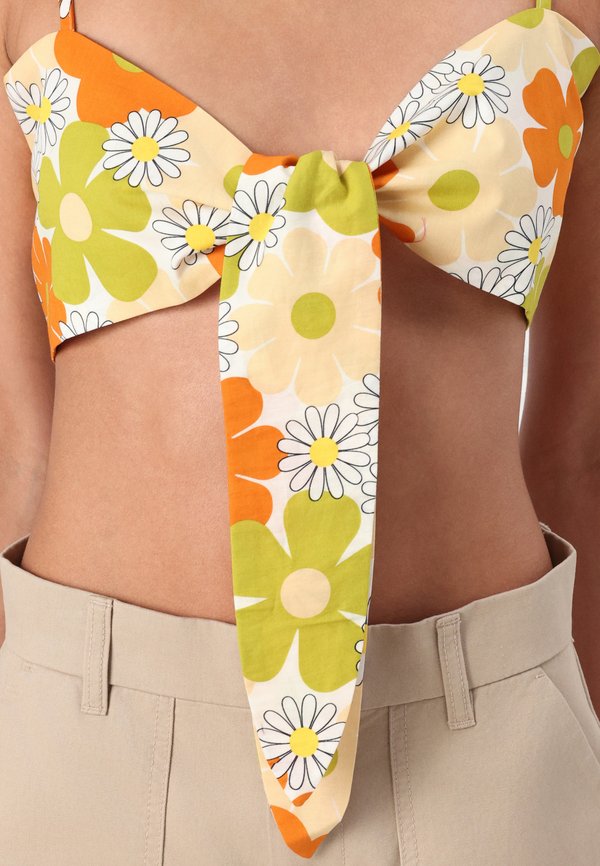 TIE FRONT STRAPPY CROP - Top4