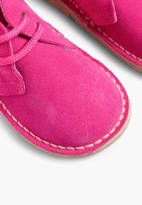 Pisamonas SAFARI  - Suvarstomi aulinukai - fucsia