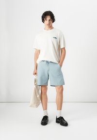Thumbnail Image 2