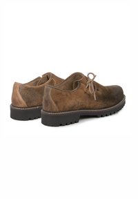 Braune Lederschuhe mit strukturiertem Obermaterial, runder Zehenform und Schnürverschluss. Merkmale eine robuste schwarze Gummisohle und gestickte Akzente.