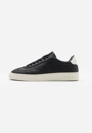 Sneakers laag - black