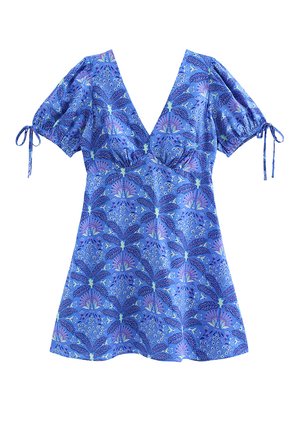 Blauwe korte mouw jurk met diepe V-hals, opgeblazen mouwen met strikken en een paars bloemmotief over het geheel.