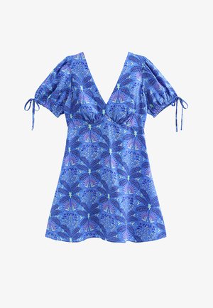 Blauwe korte mouw jurk met diepe V-hals, opgeblazen mouwen met strikken en een paars bloemmotief over het geheel.