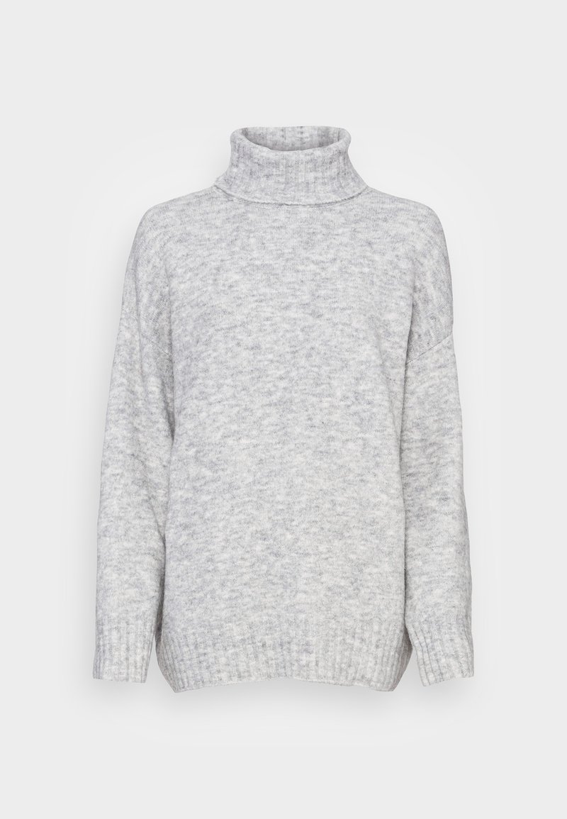 Jersey de punto jaspeado gris claro con cuello alto, mangas largas y puños y bajo acanalados sobre fondo blanco.