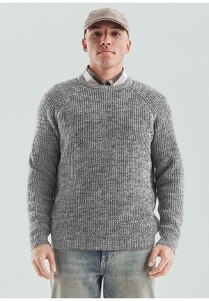 - Sweter