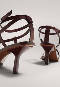 Massimo Dutti Klassieke pumps - bordeaux