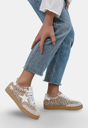 BASKETS MOANA - Baskets basses - leopard