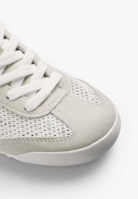 Scalpers Zapatillas - off white